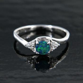 Zierlicher Silberring mit blaugrünem Opaldublette und Zirkonia