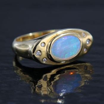 750er-Gelbgold-Statement-Ring mit Kristallopal und Diamanten