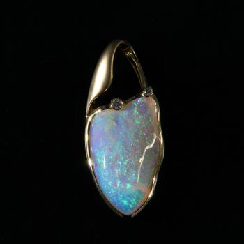 750er Gelbgold Anhänger mit Skinshell-Opal und Brillanten