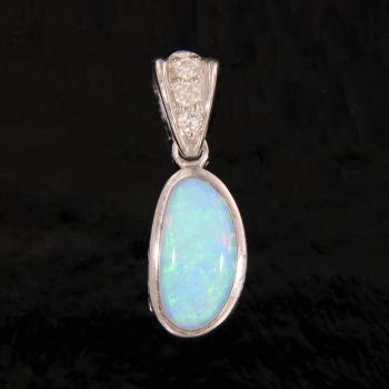 Anhänger Gold Heller Opal,  Opalschmuck, Gold