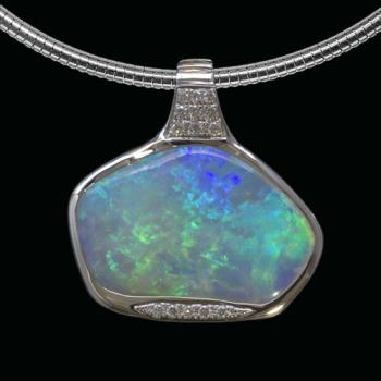 Kristallopal und Brillianten in Weißgold-Anhänger