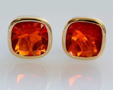 Antik-geschliffene Feueropal-Ohrstecker aus 750er Gelbgold