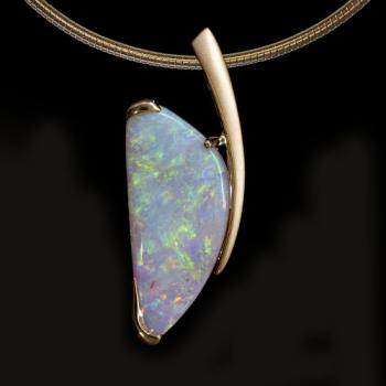 18K Yellow Gold Pendant with Colorful Australian Light Opal