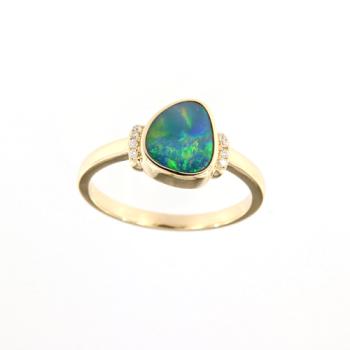 Opaldublette und Brillianten in Eleganten 585er Gelbgold-Ring