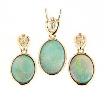 Ohrringe und Anhänger-Set mit australischen Opalen und Brillanten in 585er Gold