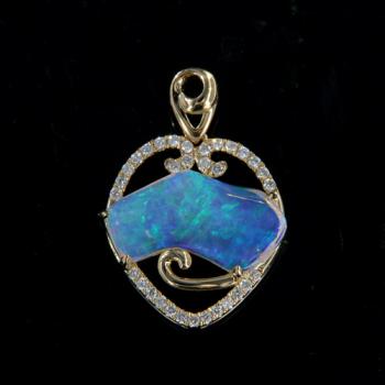 Heart-Shaped Yellow Gold Pendant with Crystal Opal and Diamonds