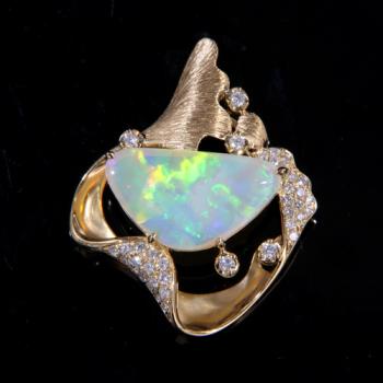 Pendant Gold Light Opal, Opal Jewellery