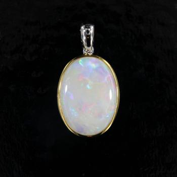 Ovaler Hellopal in Sterlingsilber-Anhänger