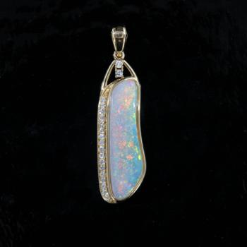 18K Yellow Gold Crystal Opal Pendant with Diamonds