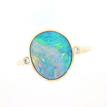 Ring aus 585er Gelbgold mit Bunter Opaldublette und Brillianten