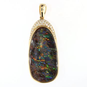 Eleganter Anhänger mit leuchtendem Boulderopal und Diamanten