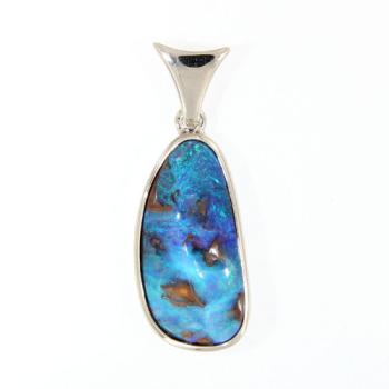 Blauer Boulderopal in klassischem Silberanhänger