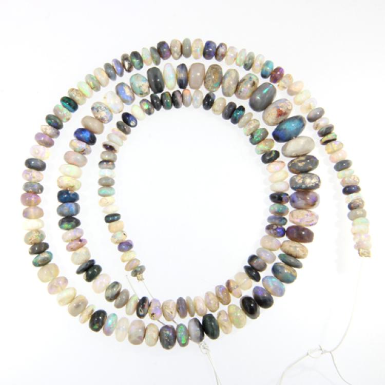 Black opal necklace, length ca.45 cm.