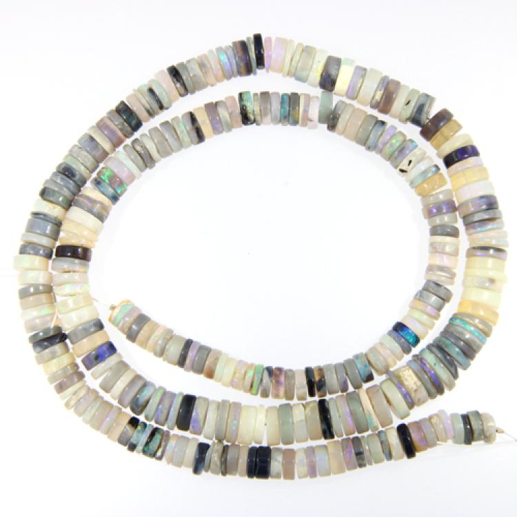 Black opal necklace, length ca.46 cm.