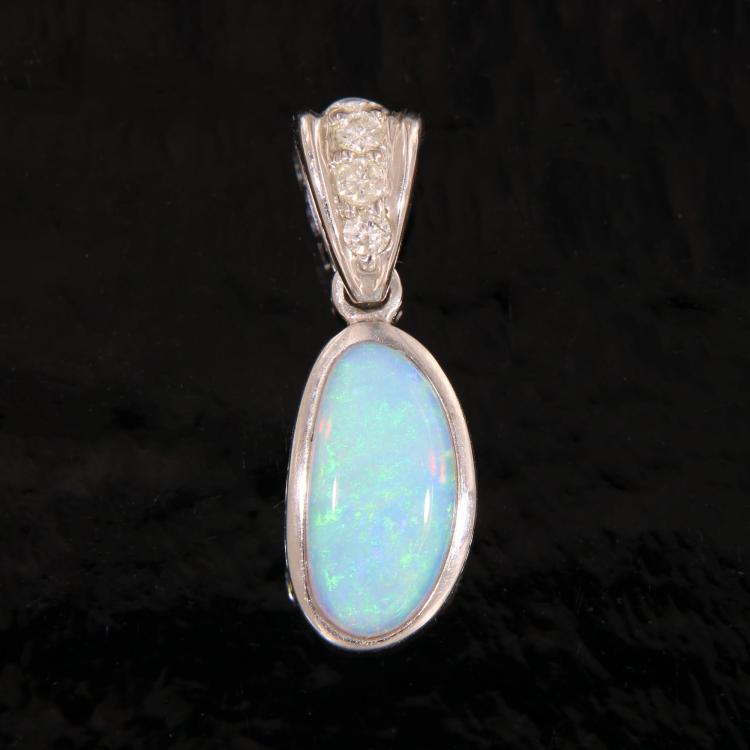 Anhänger Gold Heller Opal,  Opalschmuck, Gold
