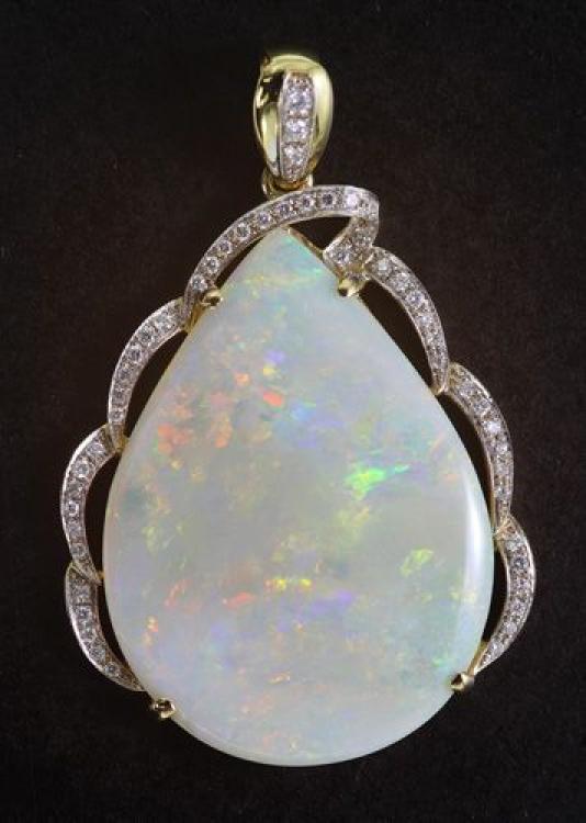 Pendant Gold Light Opal, Opal Jewellery