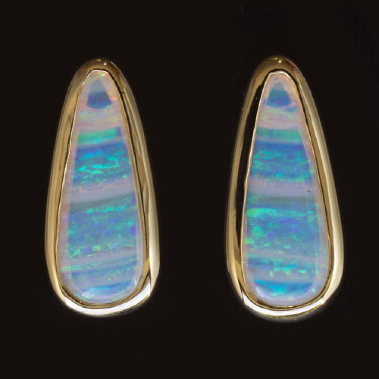 Stud Earrings with Pear-Shaped Crystal Opals in 750 Yellow Gold