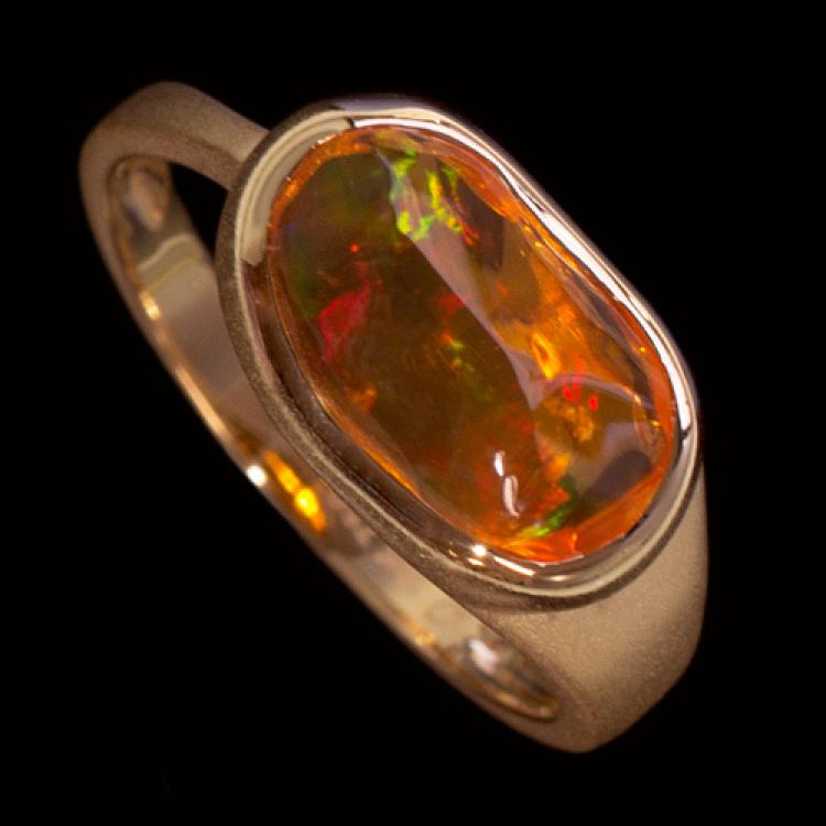 Asymmetrical 18k Gold Ring with Freeshape Mexican Fire Opal