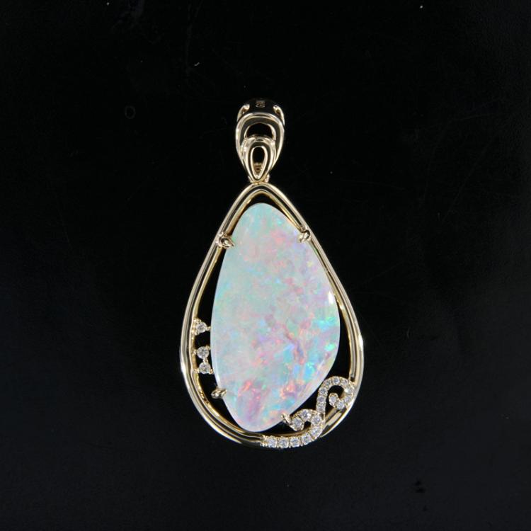 Anhänger Gold Heller Opal,  Opalschmuck, Gold