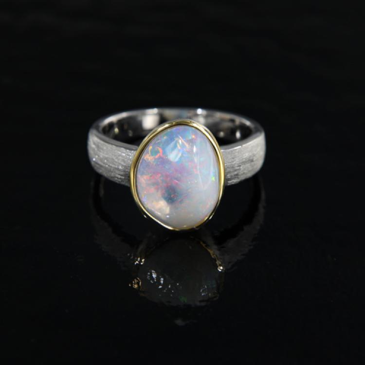 Australischer Skinshell-Opal in Sterling-Silber-Ring
