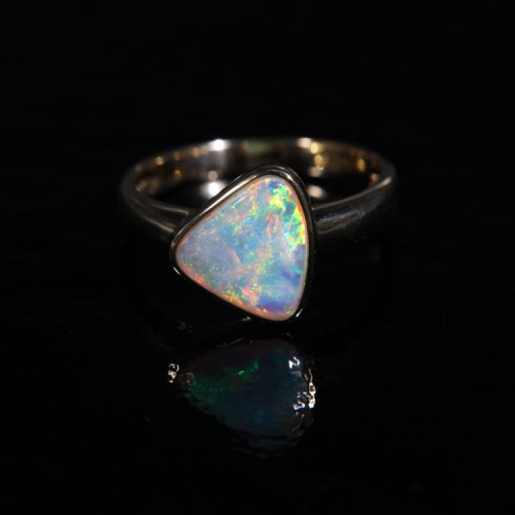 Light Opal with Colorful Flash in 18k Yellow Gold Ring