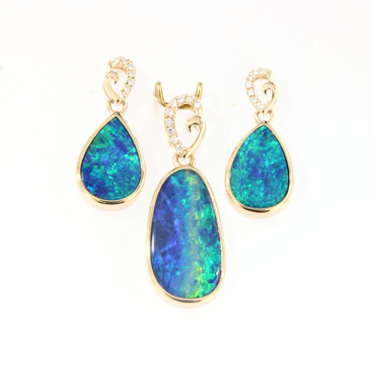 585er Gold-Ohrringe und Anhänger-Set mit blaugrünen Opaldubletten und Brillanten