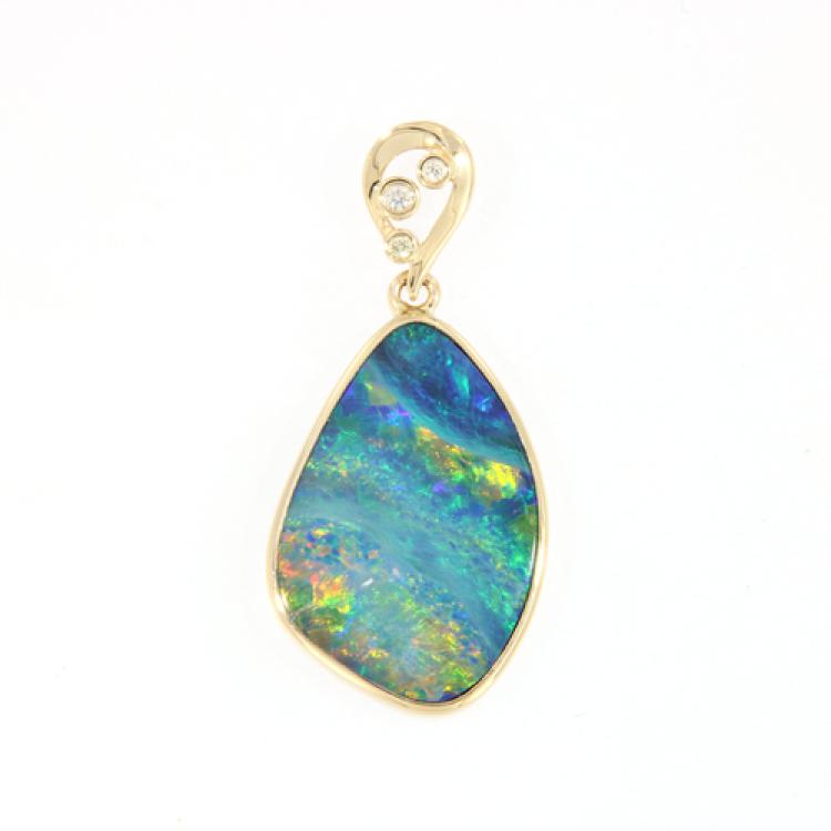 Anhänger aus 585er Gelbgold mit buntem Opaldoublette und Brillanten
